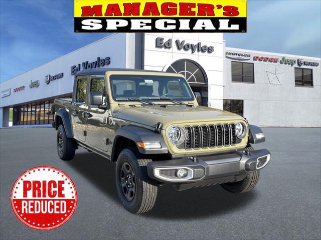 2025 Jeep Gladiator Sport's photo