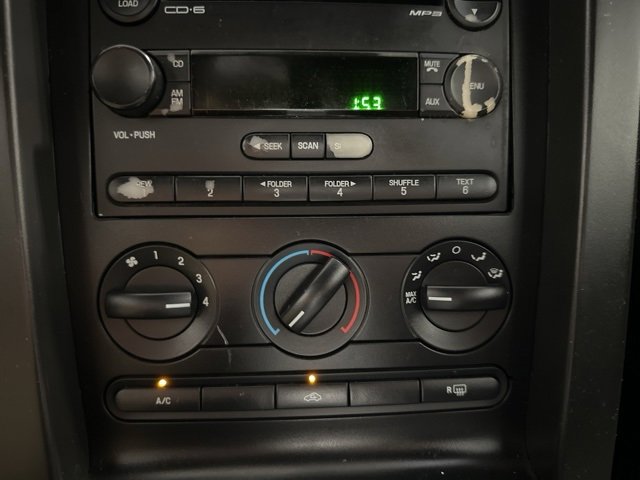 2005 Ford Mustang GT Deluxe Convertible photo 18