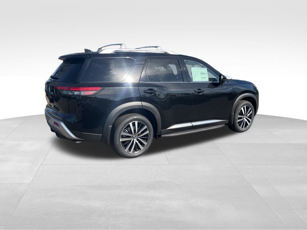 2025 Nissan Pathfinder Platinum photo 4