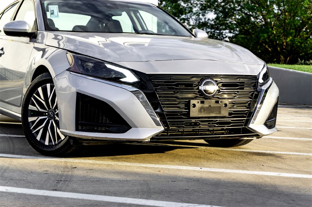 2023 Nissan Altima 2.5 SV photo 3