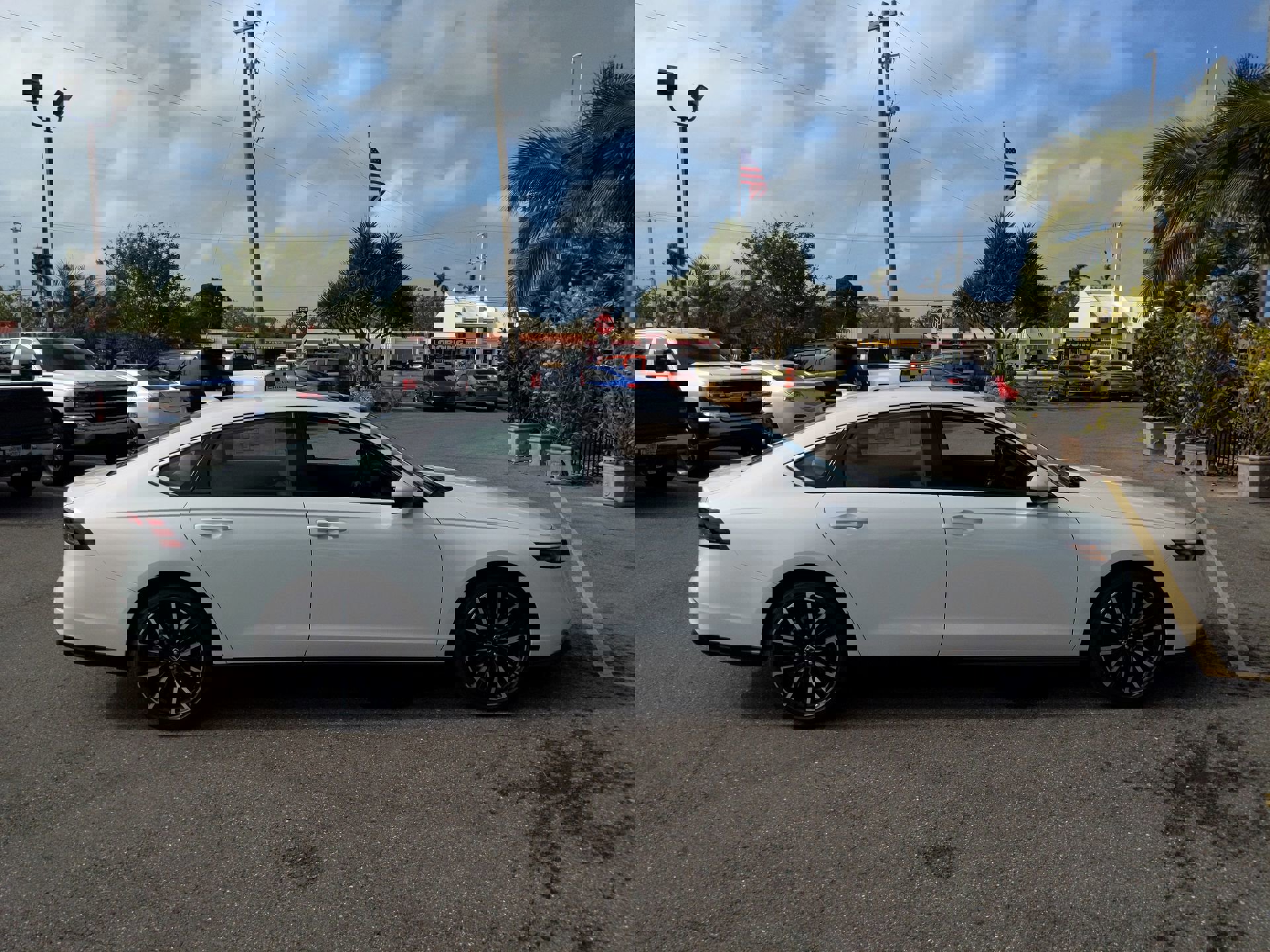 2025 Honda Accord Hybrid Touring photo 4