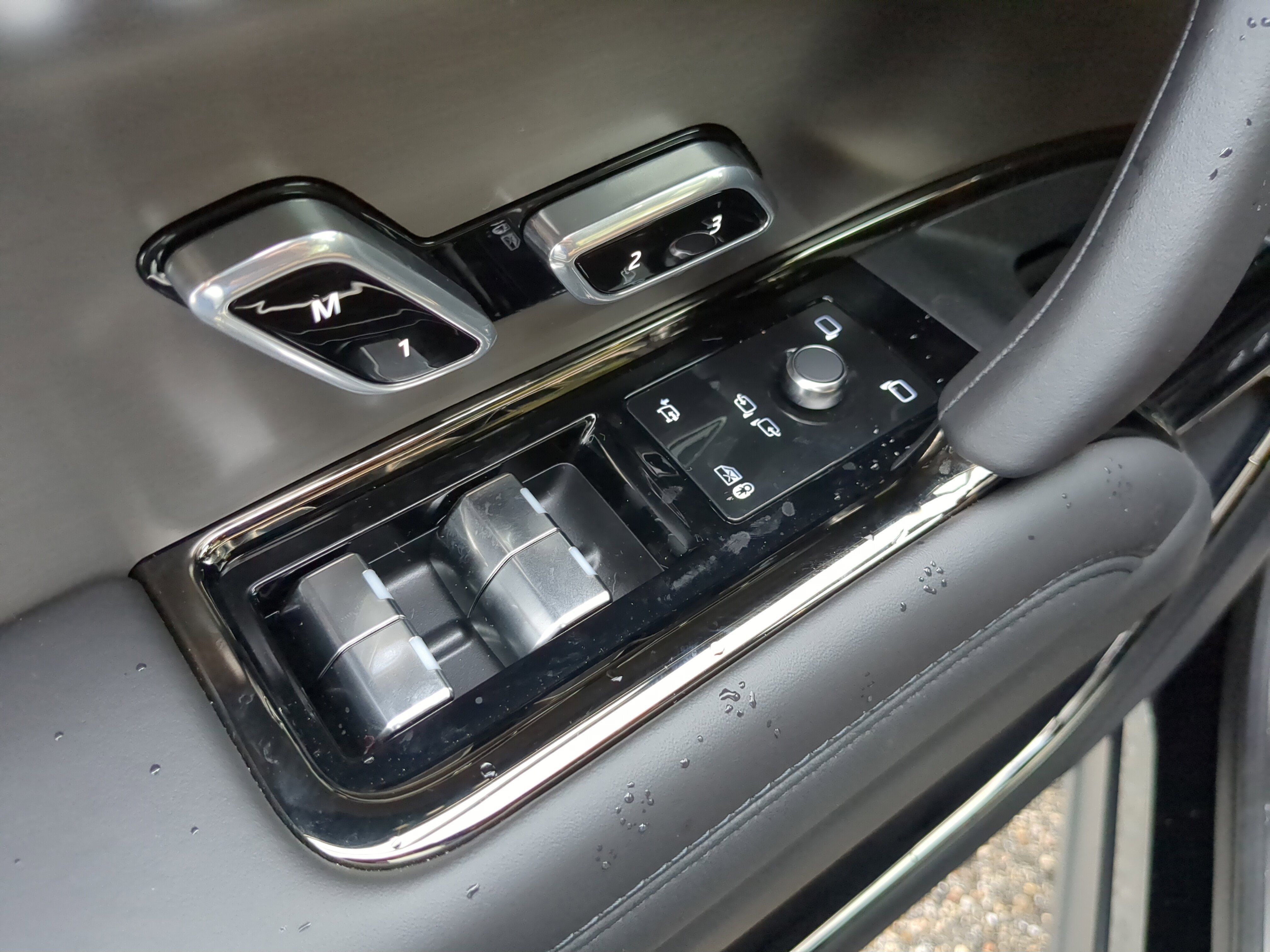 2025 Land Rover Range Rover Sport SE photo 5