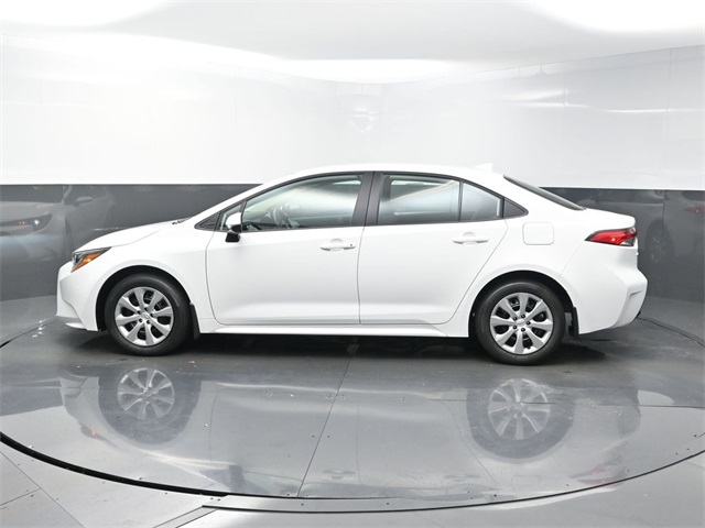 2026 Toyota Corolla LE photo 4