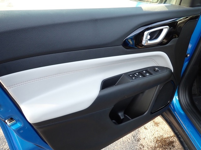 2025 Jeep Compass Limited photo 17