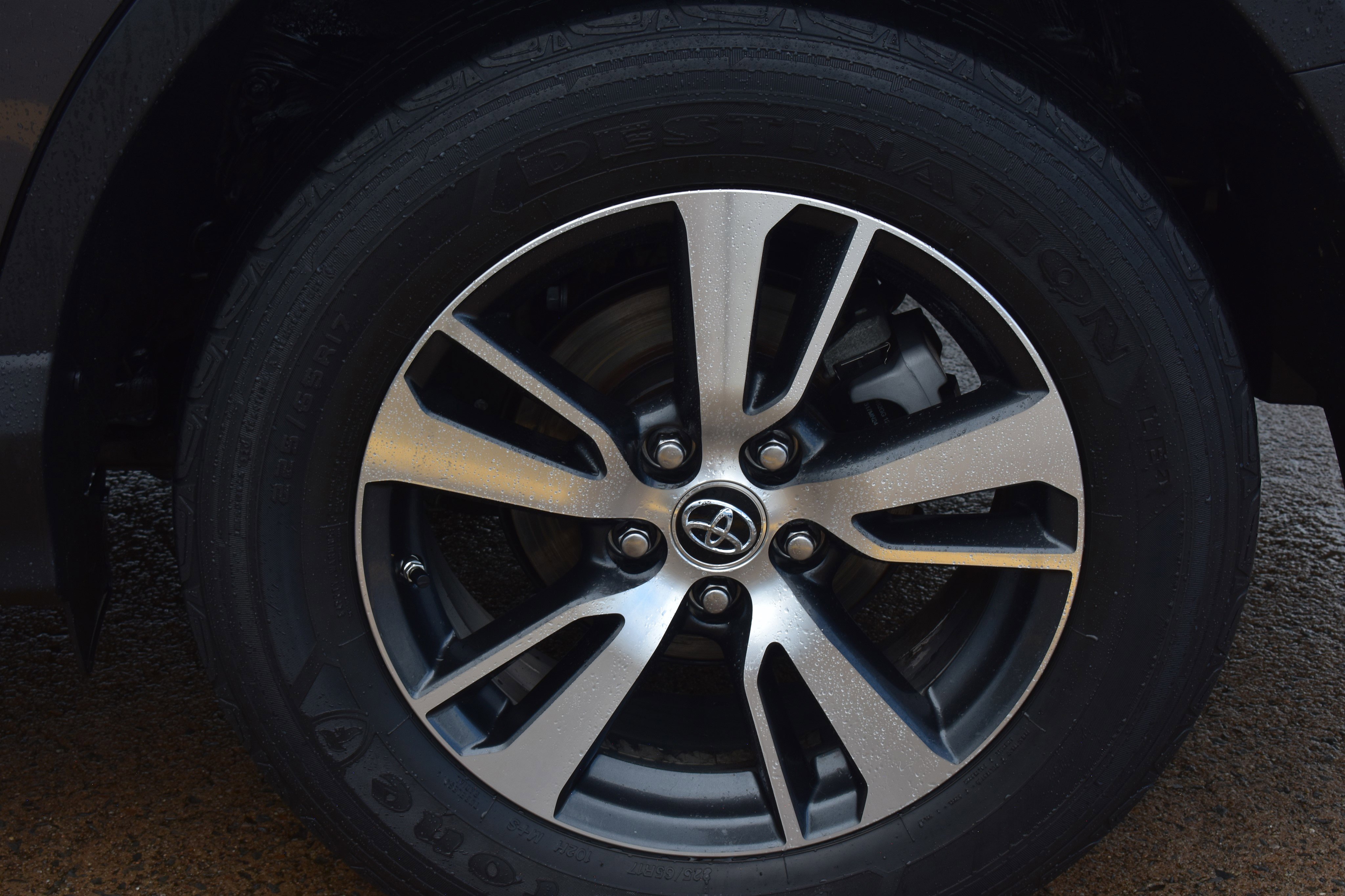 2017 Toyota RAV4 XLE photo 2