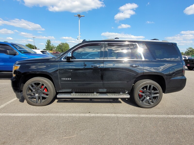 2017 Chevrolet Tahoe Premier photo 2
