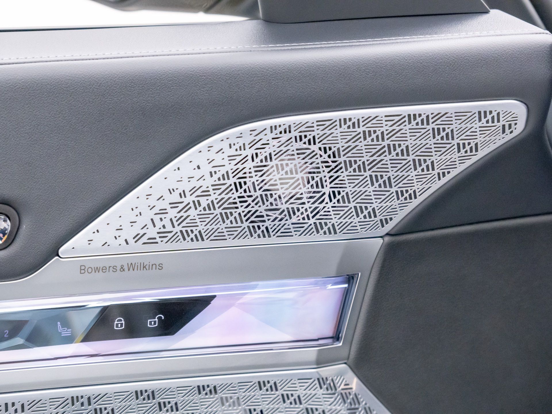 New 2025 Brooklyn Grey Metallic BMW 750e xDrive image 15