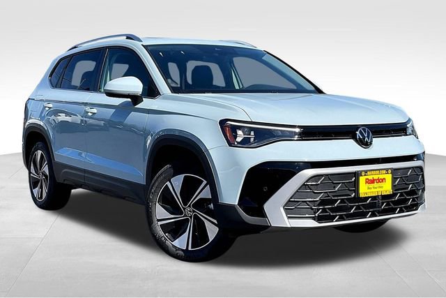 2025 Volkswagen Taos SE's photo