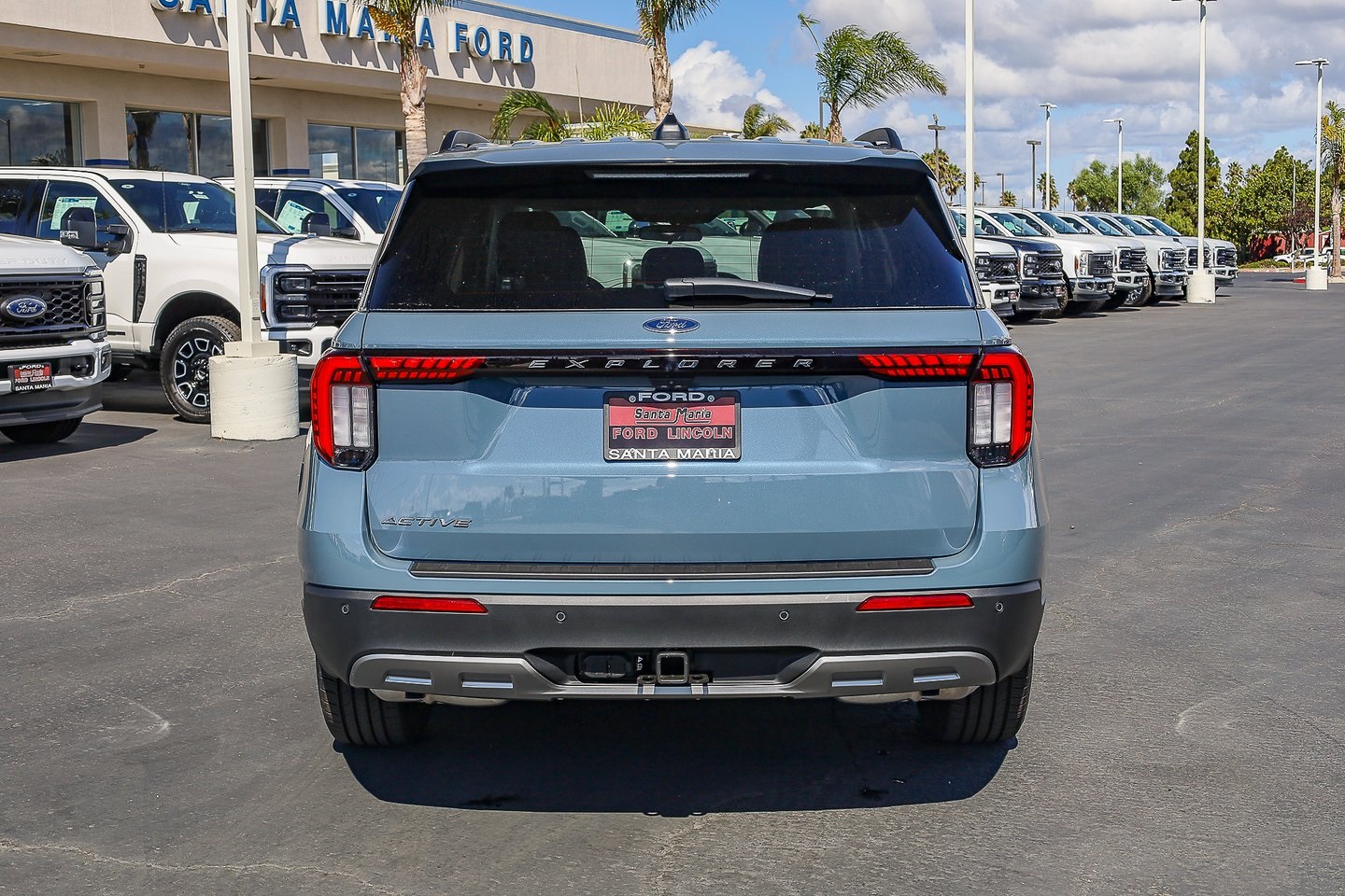 2025 Ford Explorer photo 4