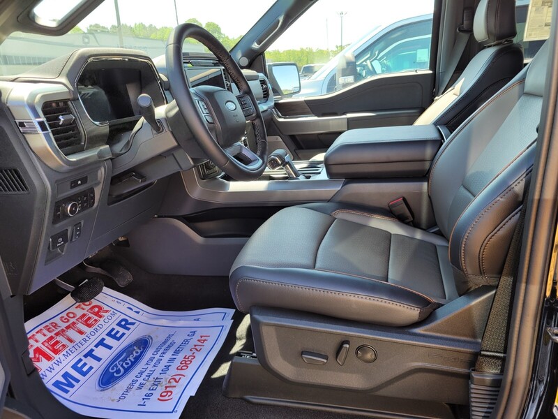 2025 Ford F-150 Lariat photo 5