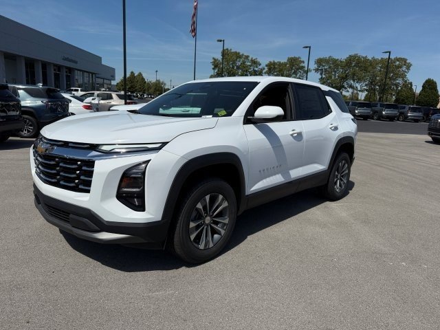 2026 Chevrolet Equinox LT photo 2