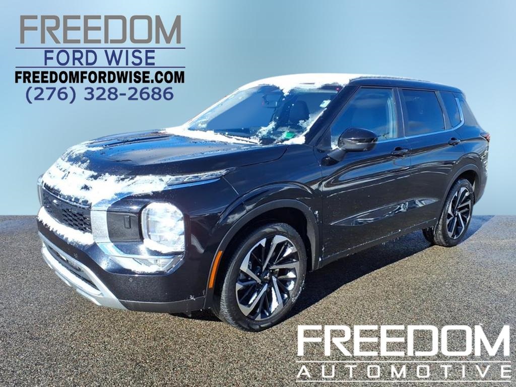 2024 Mitsubishi Outlander SE's photo