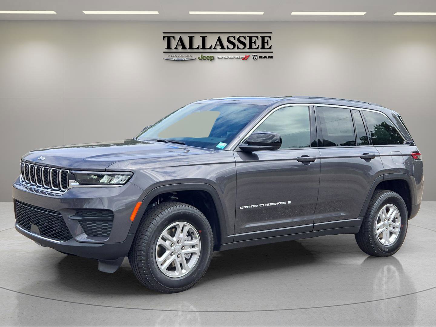 2025 Jeep Grand Cherokee Laredo's photo