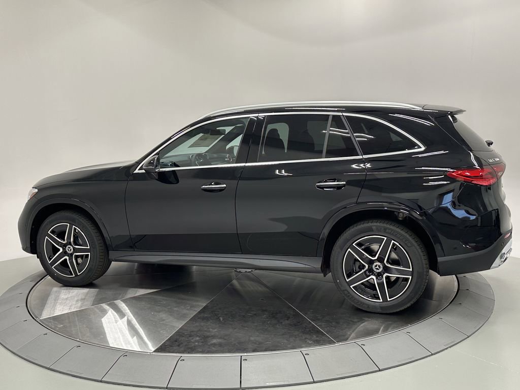 2026 Mercedes Benz GLC 300 photo 3