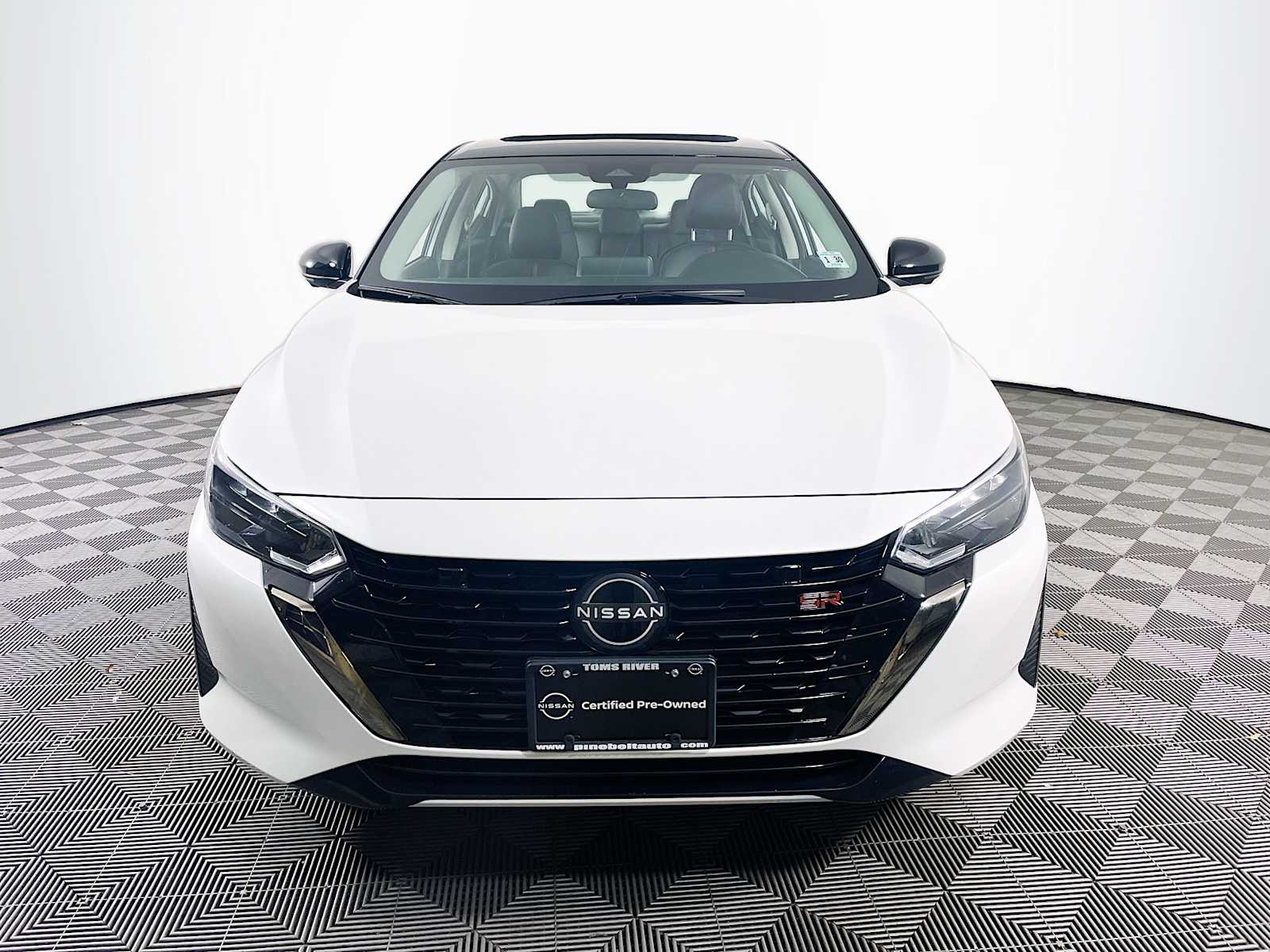 2024 Nissan Sentra SR photo 2