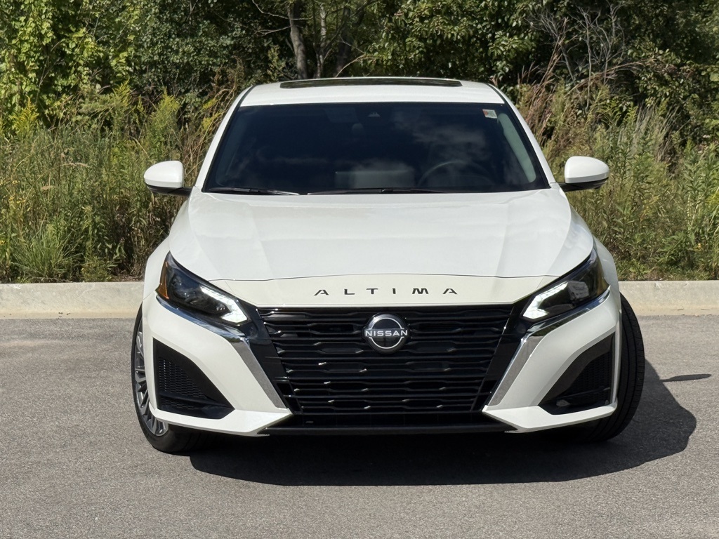2024 Nissan Altima 2.5 SL photo 2