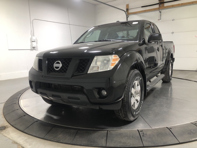2011 Nissan Frontier PRO-4X photo 2