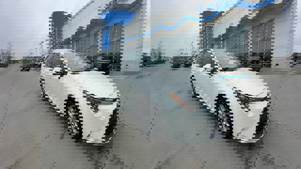 Used 2020 Toyota Corolla LE with VIN JTDVPRAE2LJ102687 for sale in Kansas City