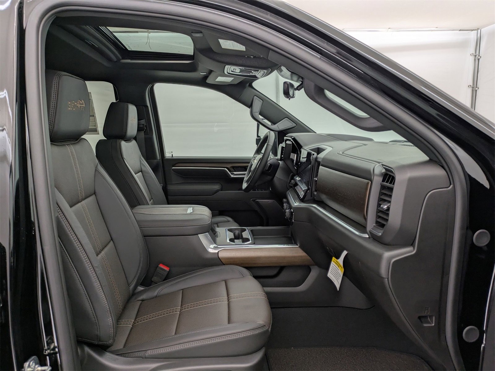 2025 Chevrolet Silverado 3500HD High Country photo 20