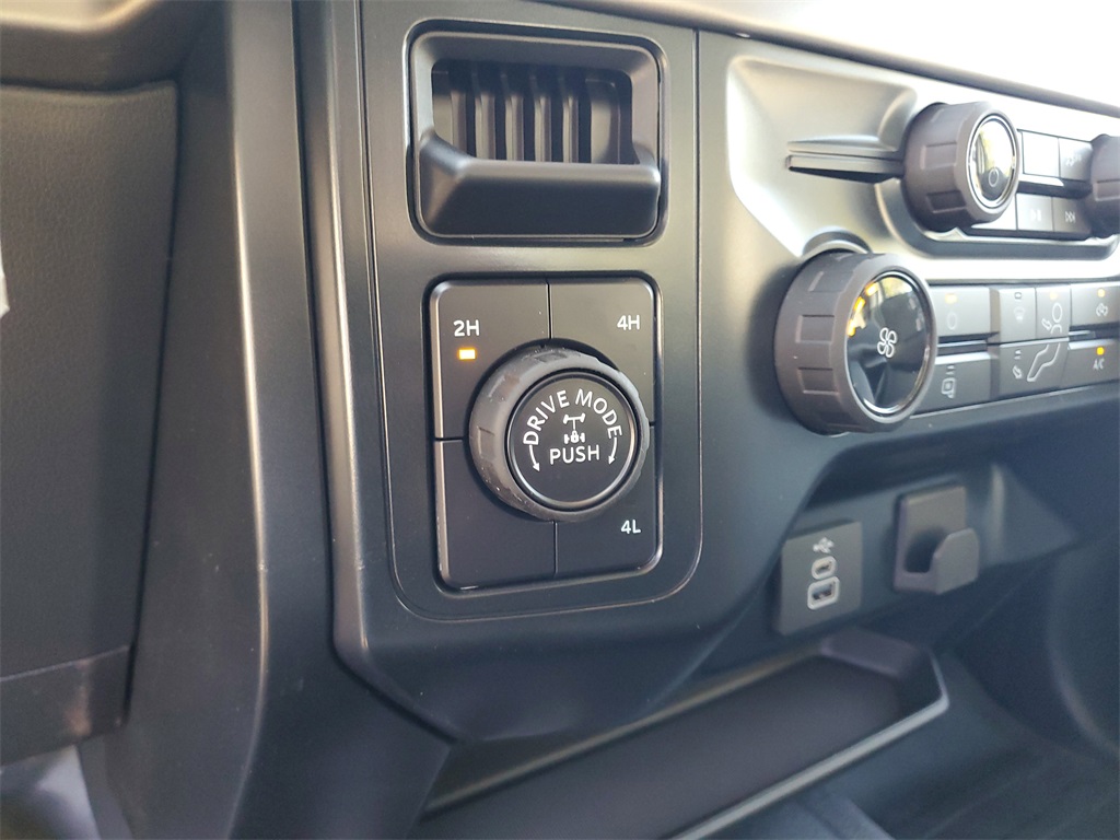 2025 Ford F-150 XL photo 17