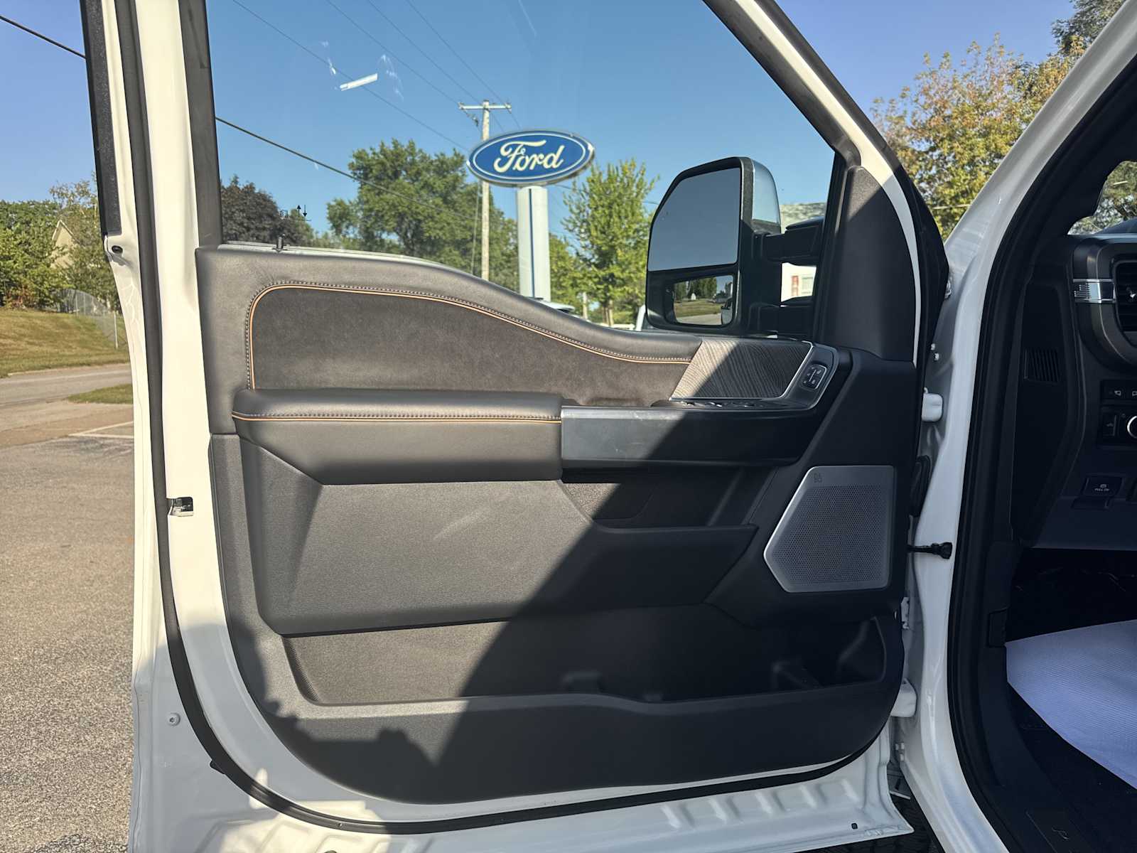 2024 Ford F-250 Platinum photo 21