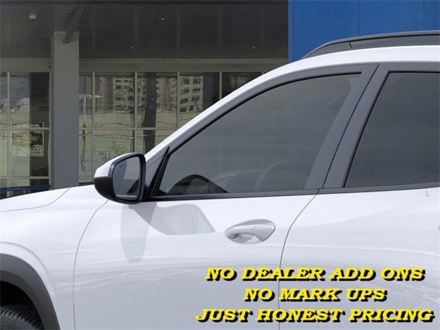 2025 Chevrolet Trax LT photo 11