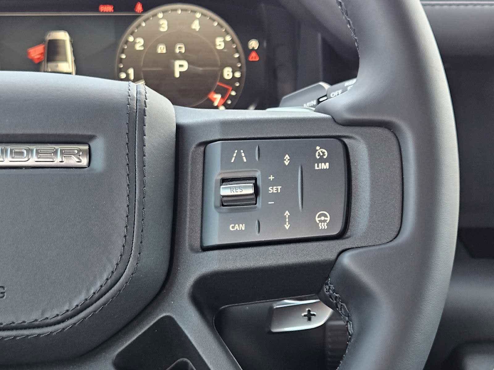 2025 Land Rover Defender 130 V8 photo 29