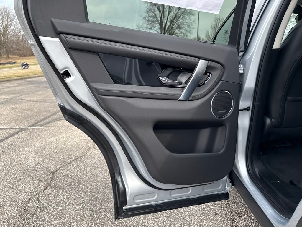 2025 Land Rover Discovery Sport S photo 14