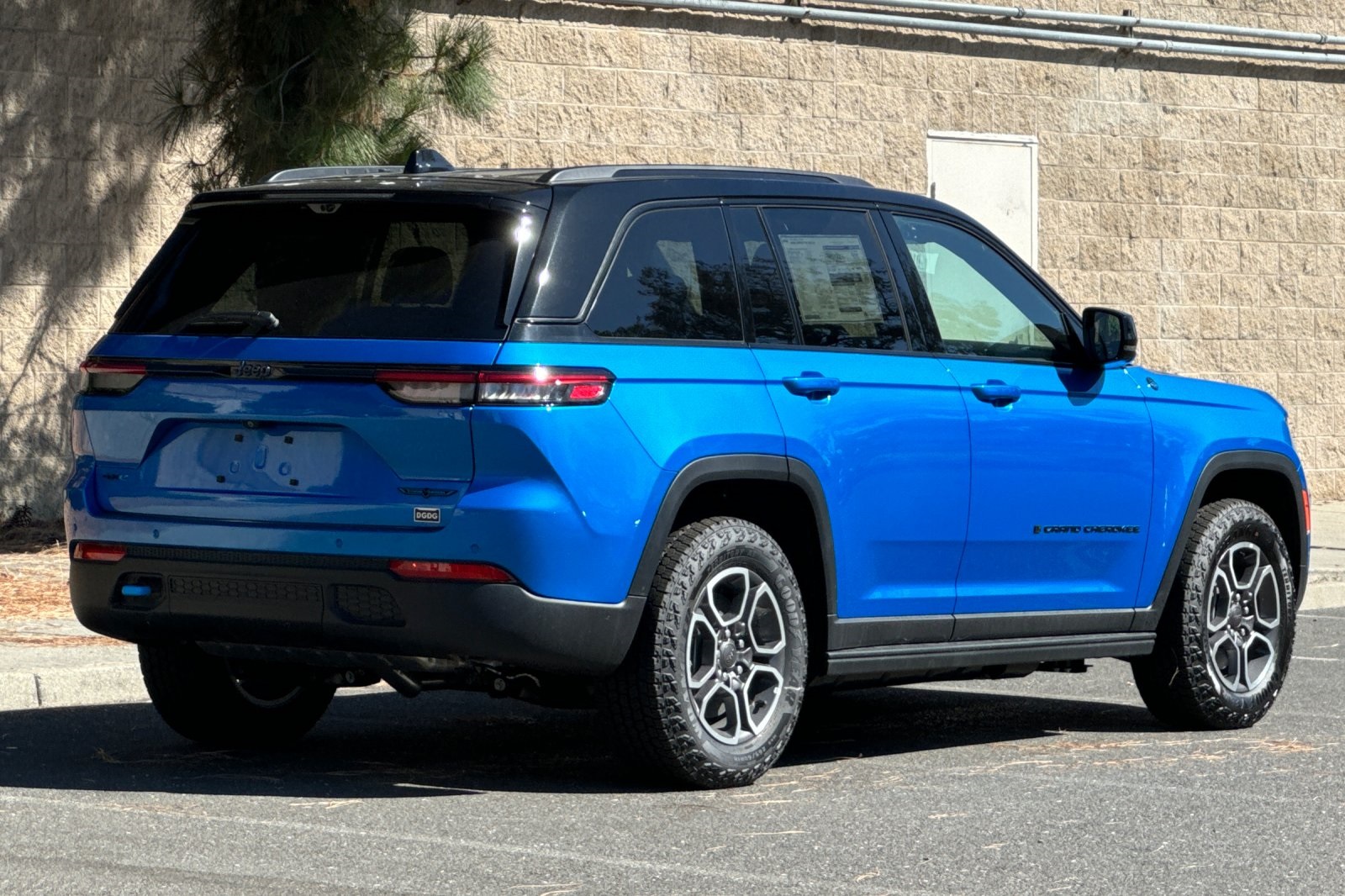 2023 Jeep Grand Cherokee Trailhawk 4xe photo 3