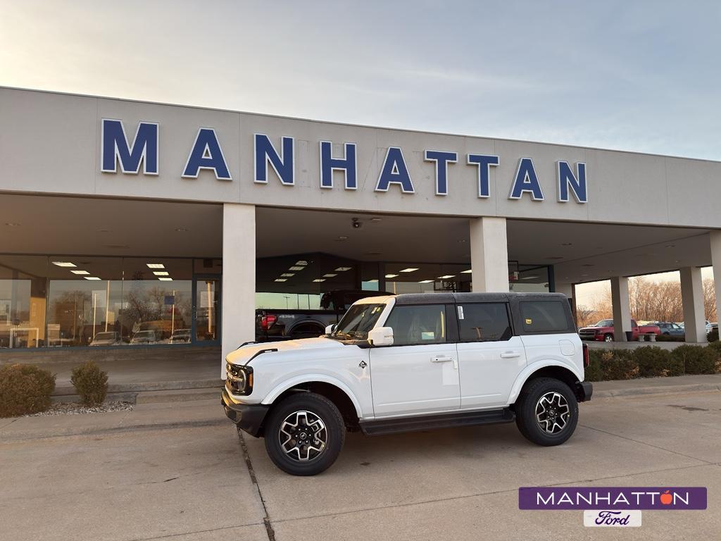 2025 Ford Bronco 4-Door Outer Banks's photo