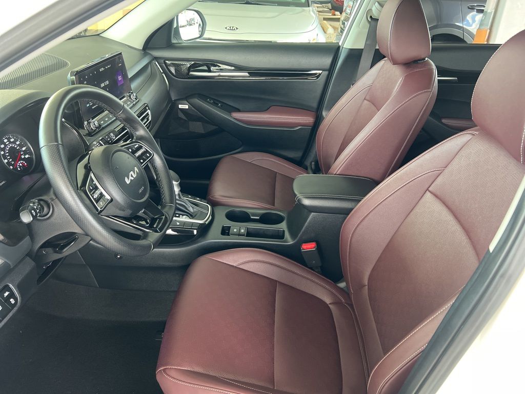 2023 Kia Seltos SX photo 4