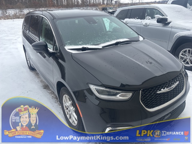 2024 Chrysler Pacifica Touring L's photo