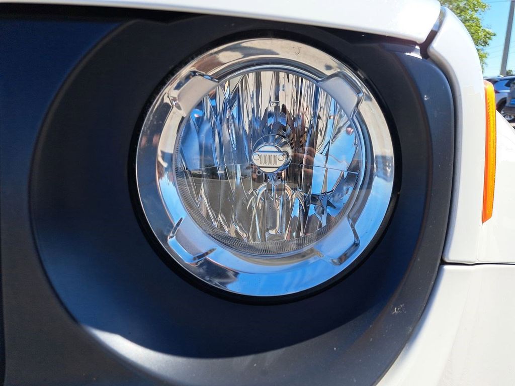 2018 Jeep Renegade Latitude North Edition photo 10