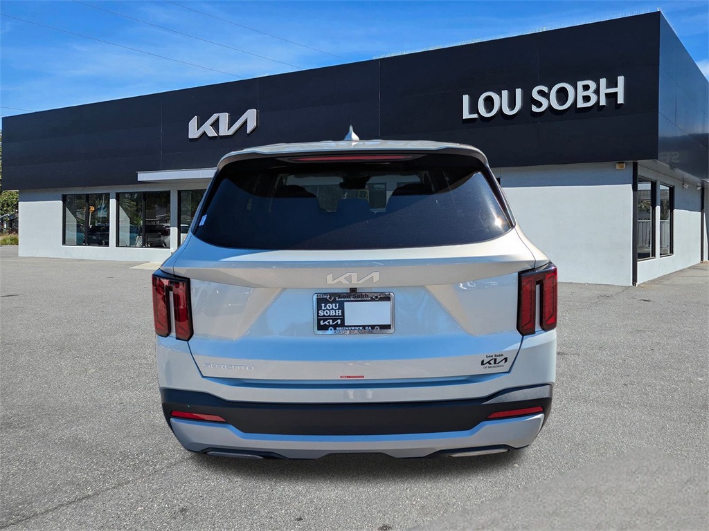 2026 Kia Sorento LX photo 4