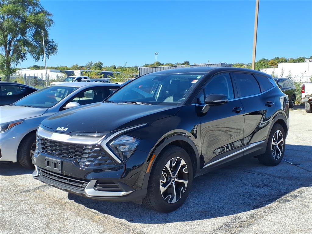 2023 Kia Sportage EX photo 2