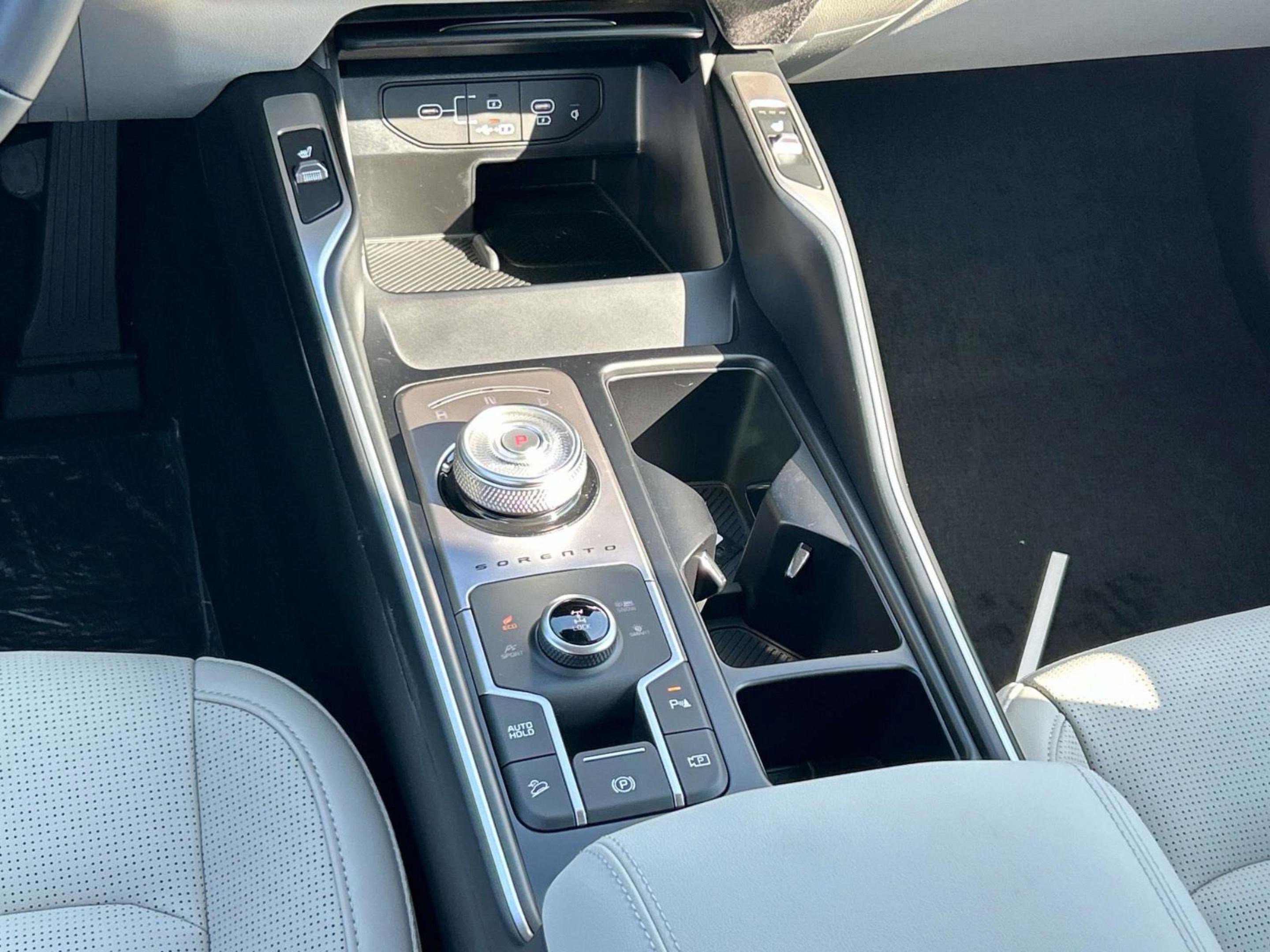 2025 Kia Sorento Hybrid EX photo 16