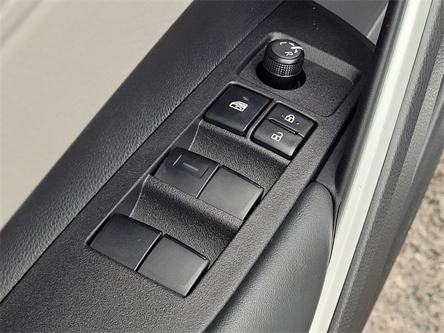2026 Toyota Corolla Cross L photo 11