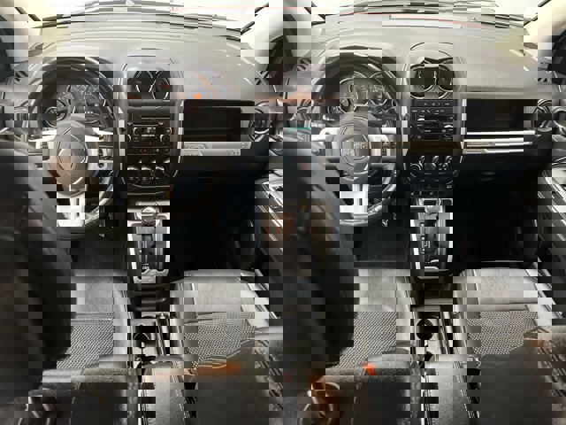 2016 Jeep Compass Latitude photo 4