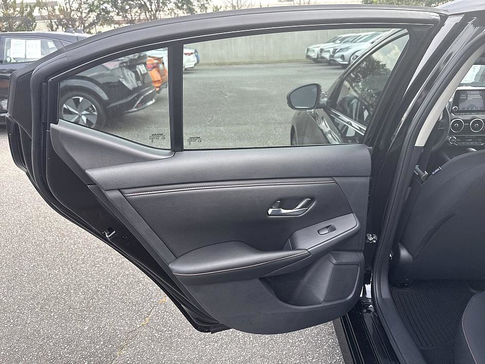 2025 Nissan Sentra SR Midnight Edition photo 9
