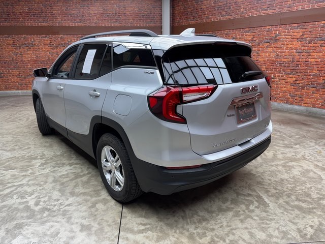 2022 Gmc Terrain SLE photo 2