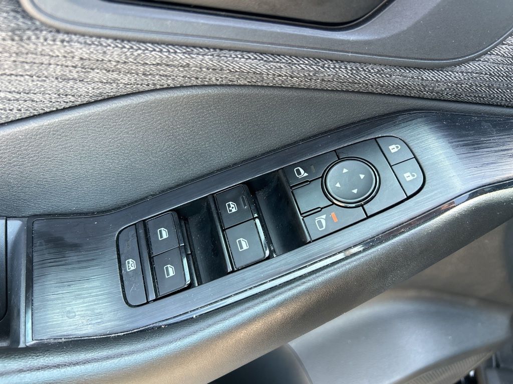 2023 Nissan Rogue S photo 12