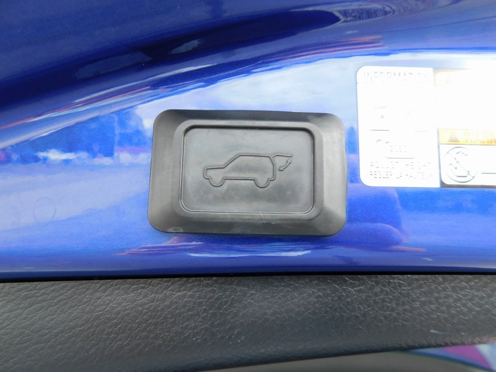2015 Toyota RAV4 Limited photo 17