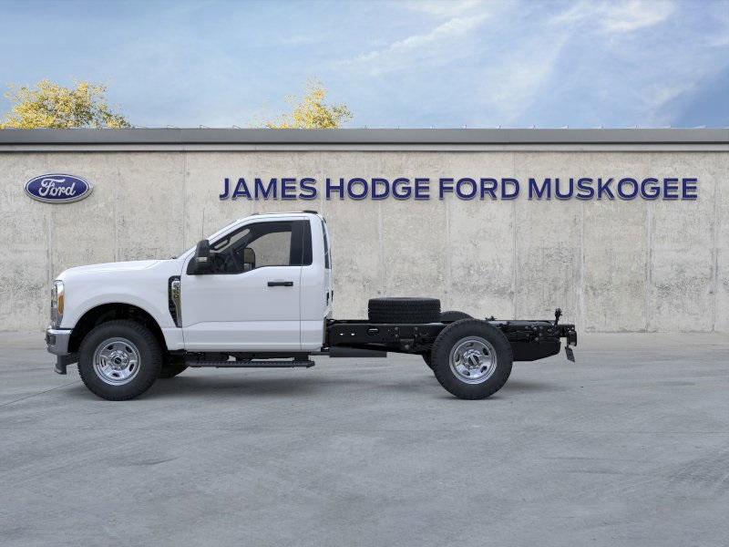 2025 Ford F-350 XL photo 3