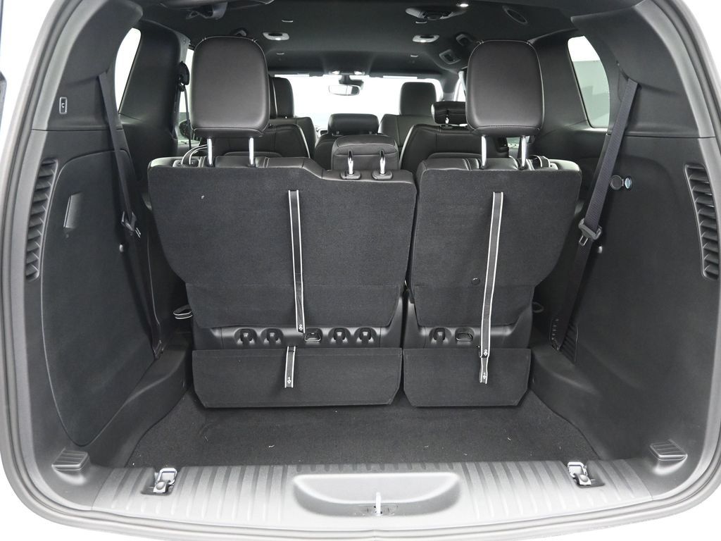 2026 Chrysler Pacifica photo 9
