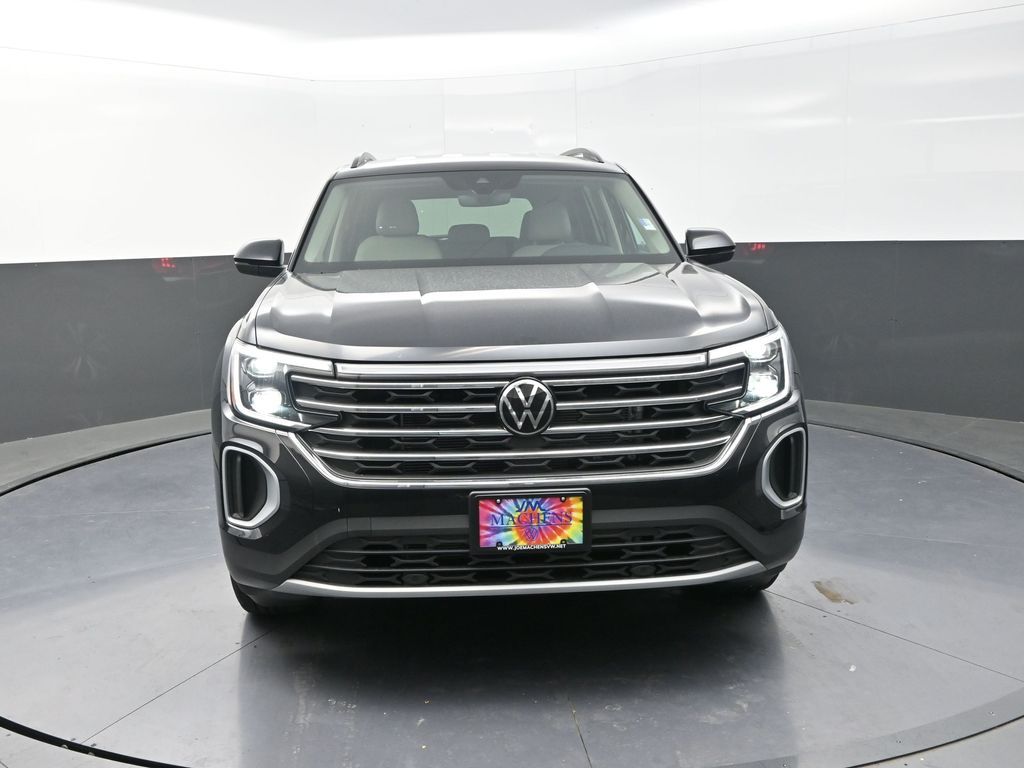 2025 Volkswagen Atlas SE photo 2