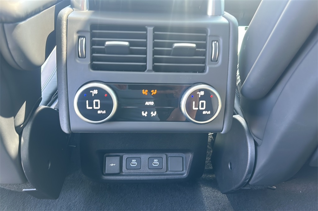 2025 Land Rover Discovery SE photo 24