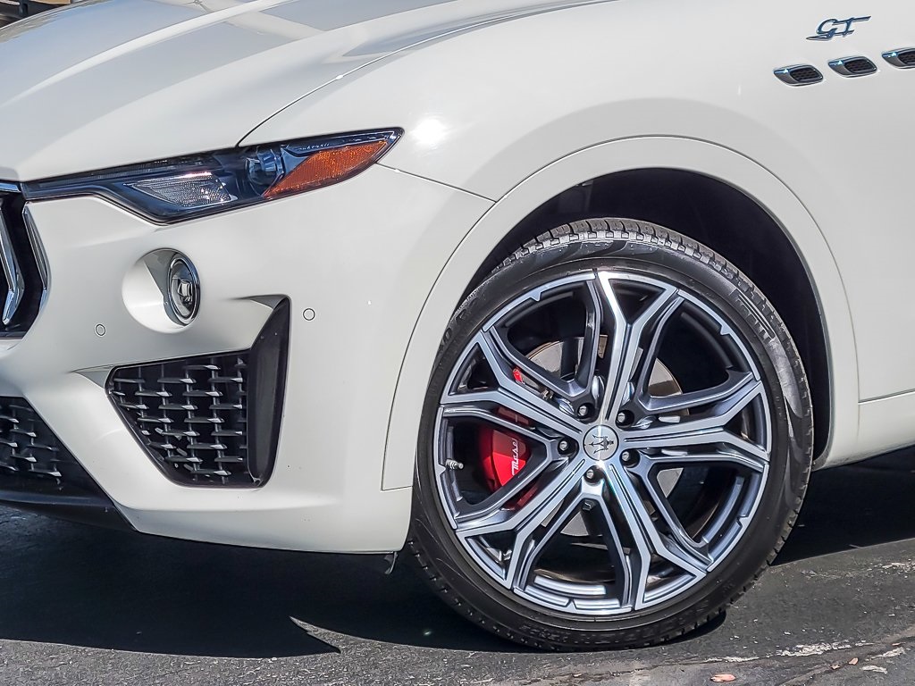 2022 Maserati Levante Base GT photo 2