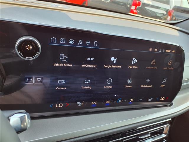 2026 Chevrolet Traverse photo 2