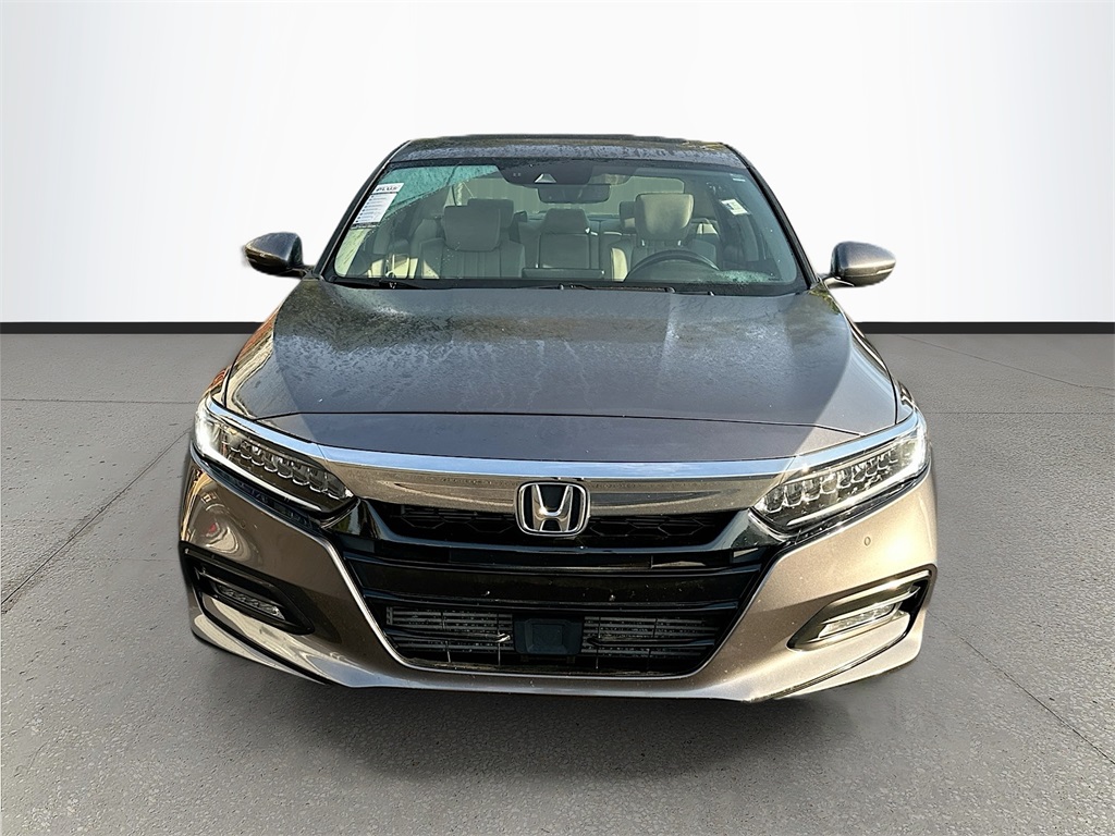 2018 Honda Accord Touring 2.0T photo 2