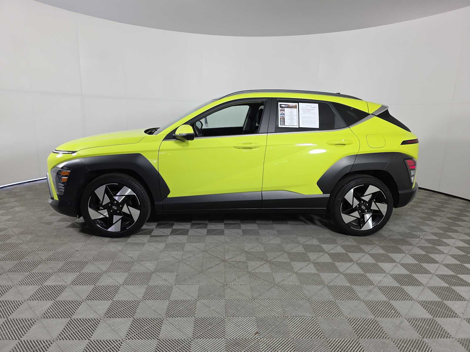 2024 Hyundai Kona Limited photo 4